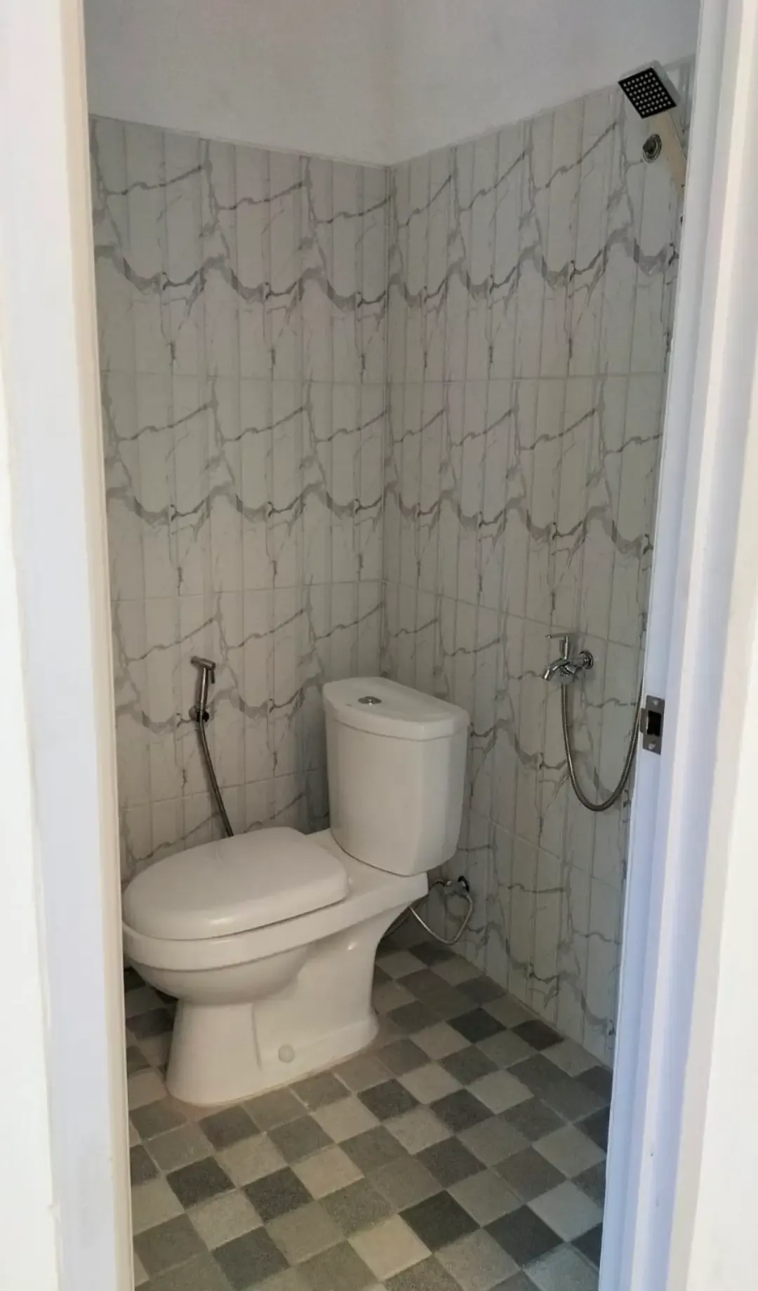 Griya kost Naura Kamar mandi dalam