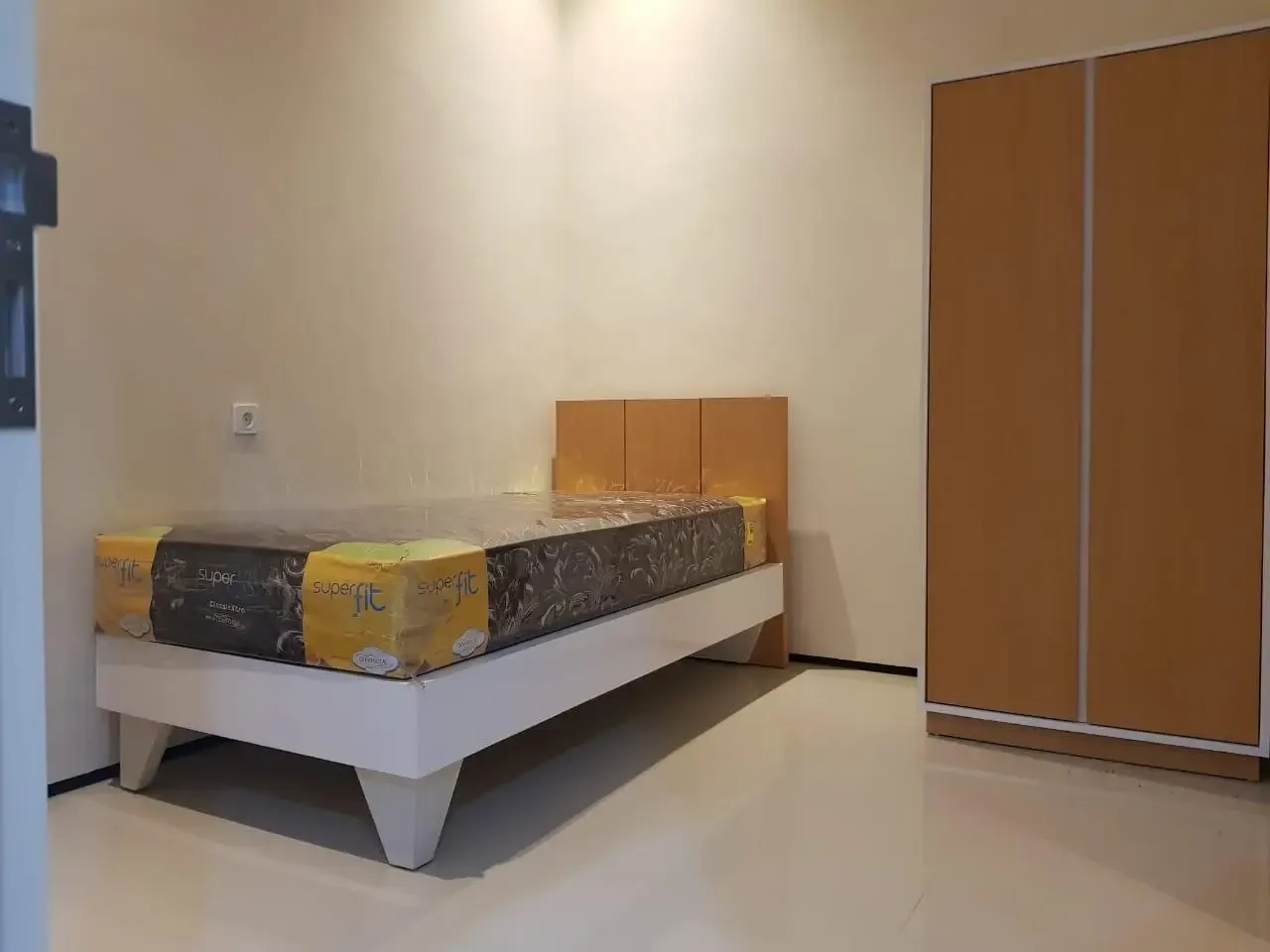 Kos Lotus 23  Deluxe jendela dalam