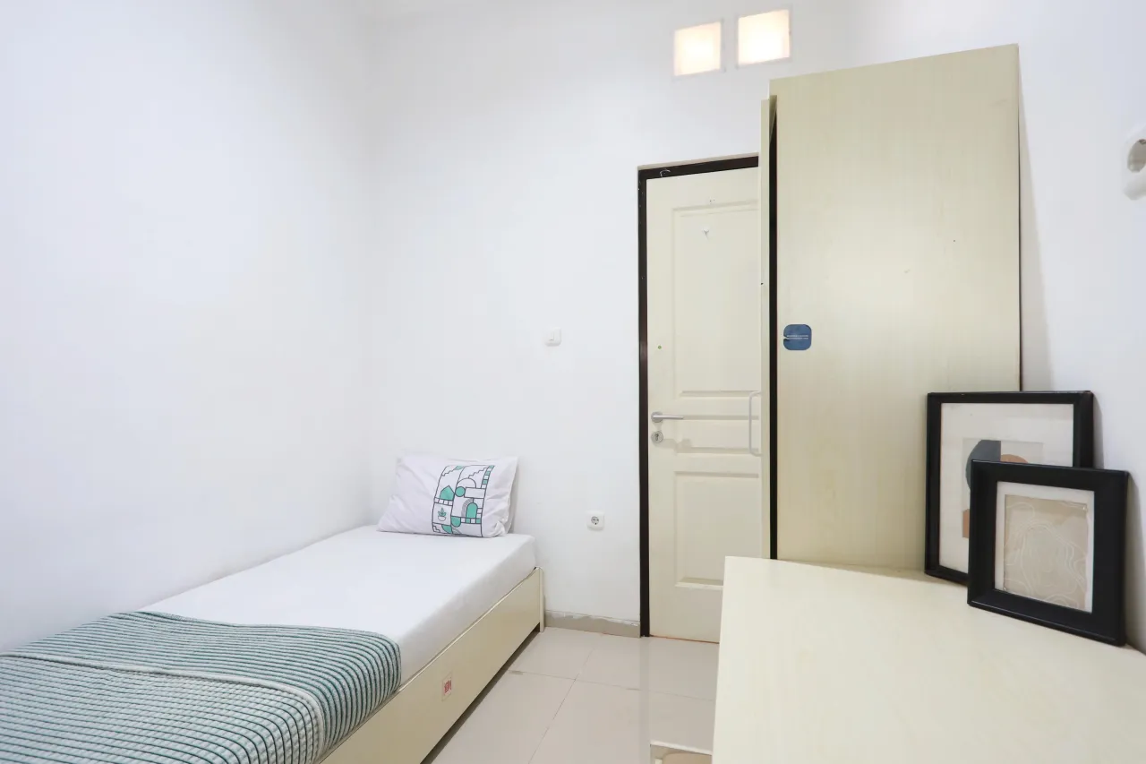 Khodijah Kost Lowokwaru Malang Pocket Single