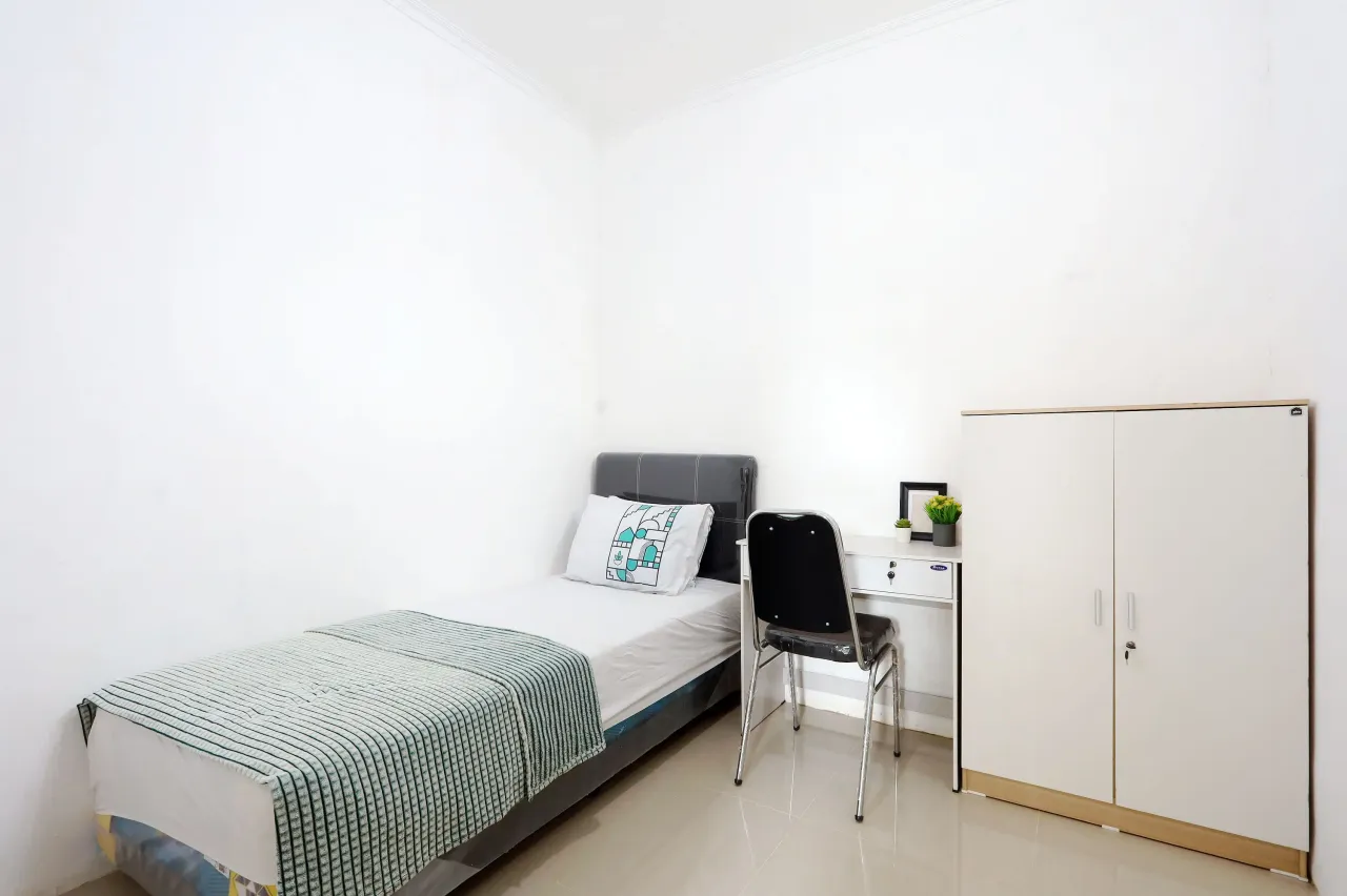 Silver House Sukun Malang Pocket Single B