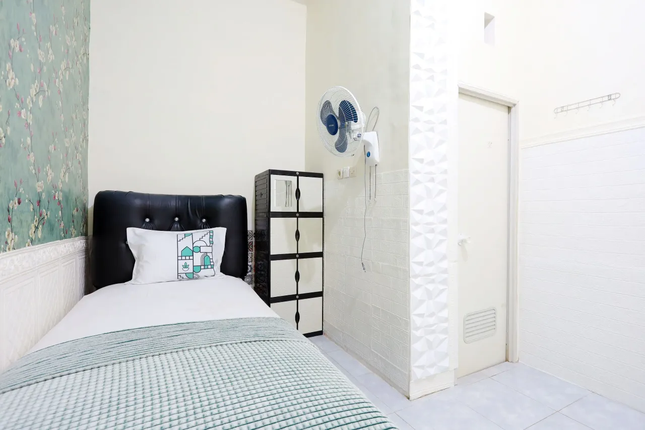 Krystal De Palace Araya Malang Compact Single A - F