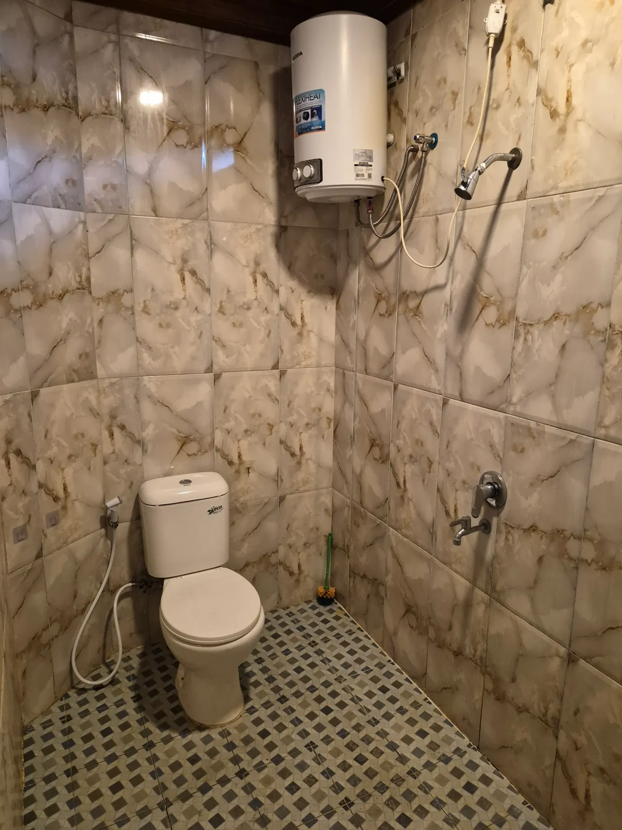 Basra Living Griyashanta Deluxe