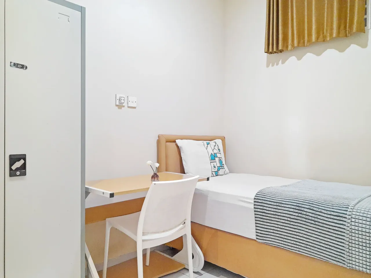 Gold House Dago Bandung Pocket Single A