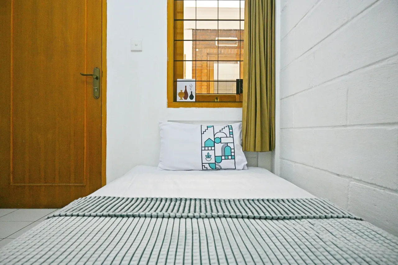 Elora House Cibogo Bandung Pocket Single - Foto 2