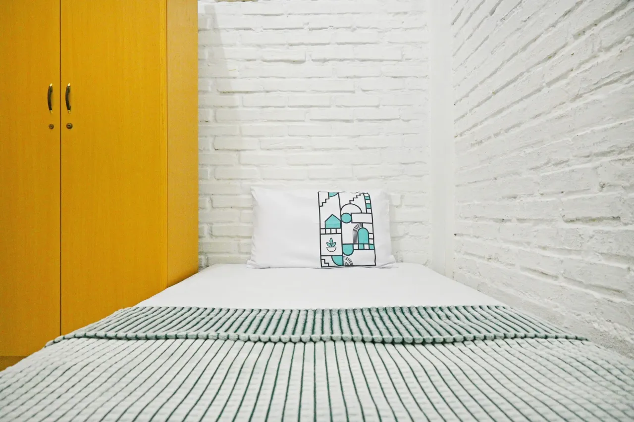 Elora House Cibogo Bandung Pocket Single - Foto 5