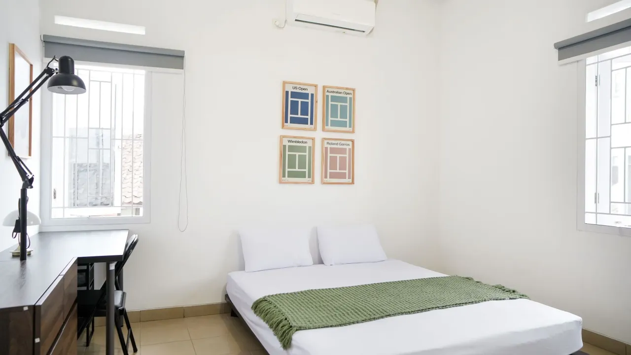 Uma Kost Sarang Samakta Dago Bandung Studio Queen - Foto 3