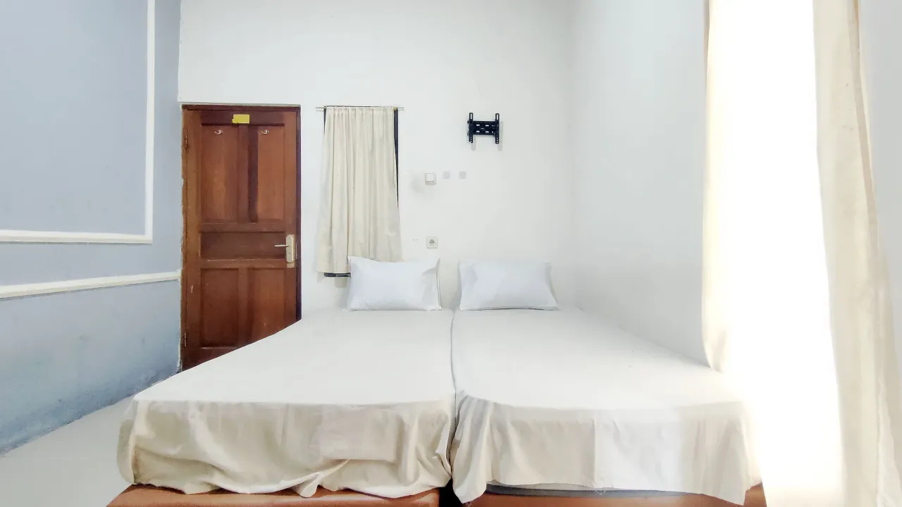 Srikandi Living Simatupang Jati Padang Superior Twin A - Foto 2
