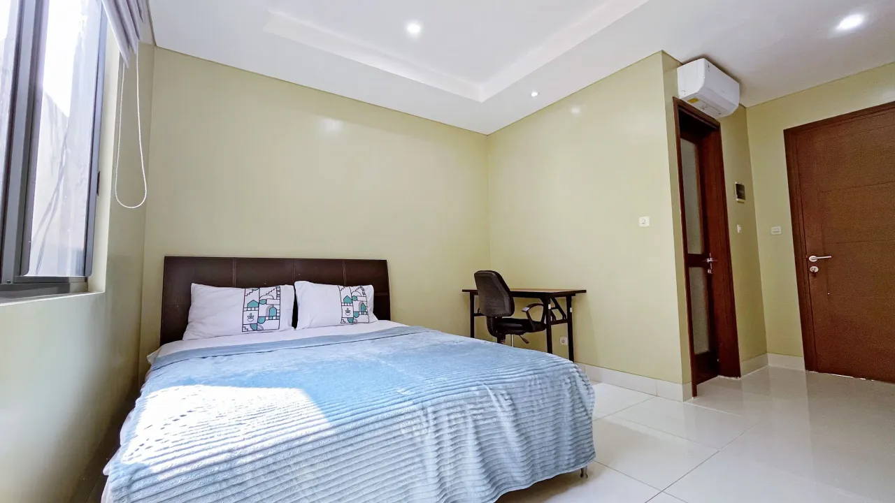 Ciniru Home 65 Senopati Master Queen A - Foto Utama