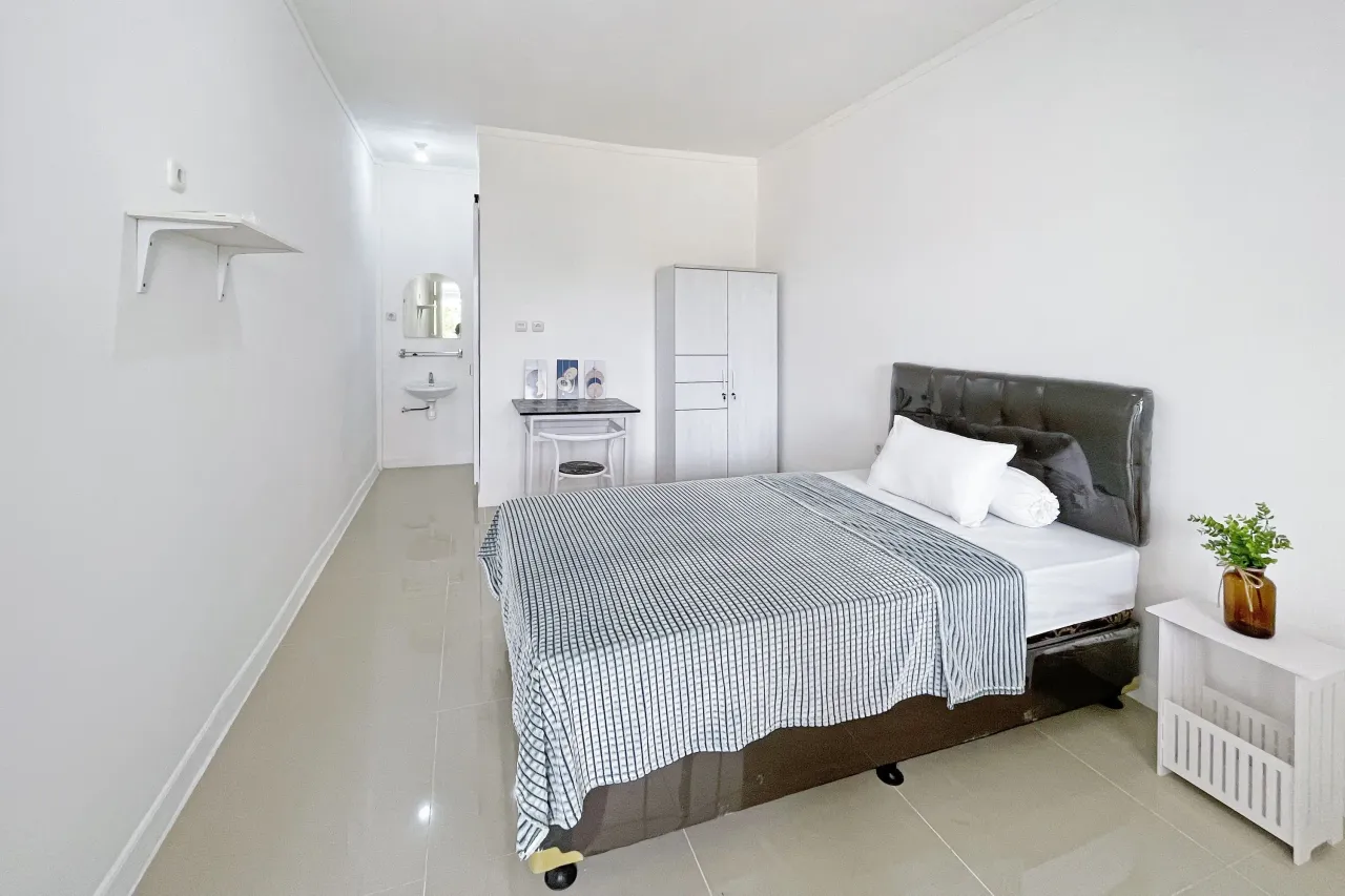 YBM Residence Pondok Indah Superior Single - Foto Utama