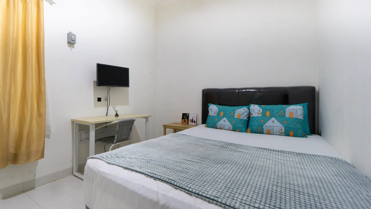 Pulo Residence Blok M Regular Queen B - Foto Utama