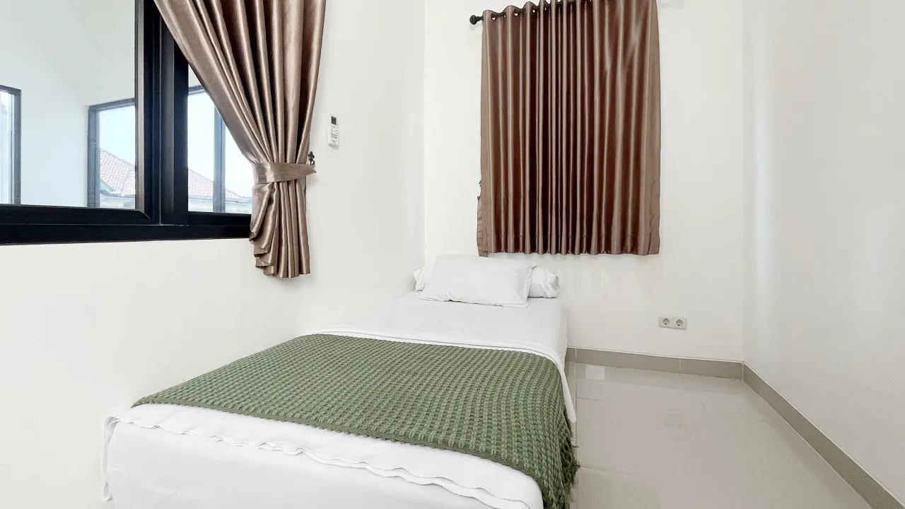 Pahlawan 5 House Kebon Jeruk Pocket Queen A - Foto 5