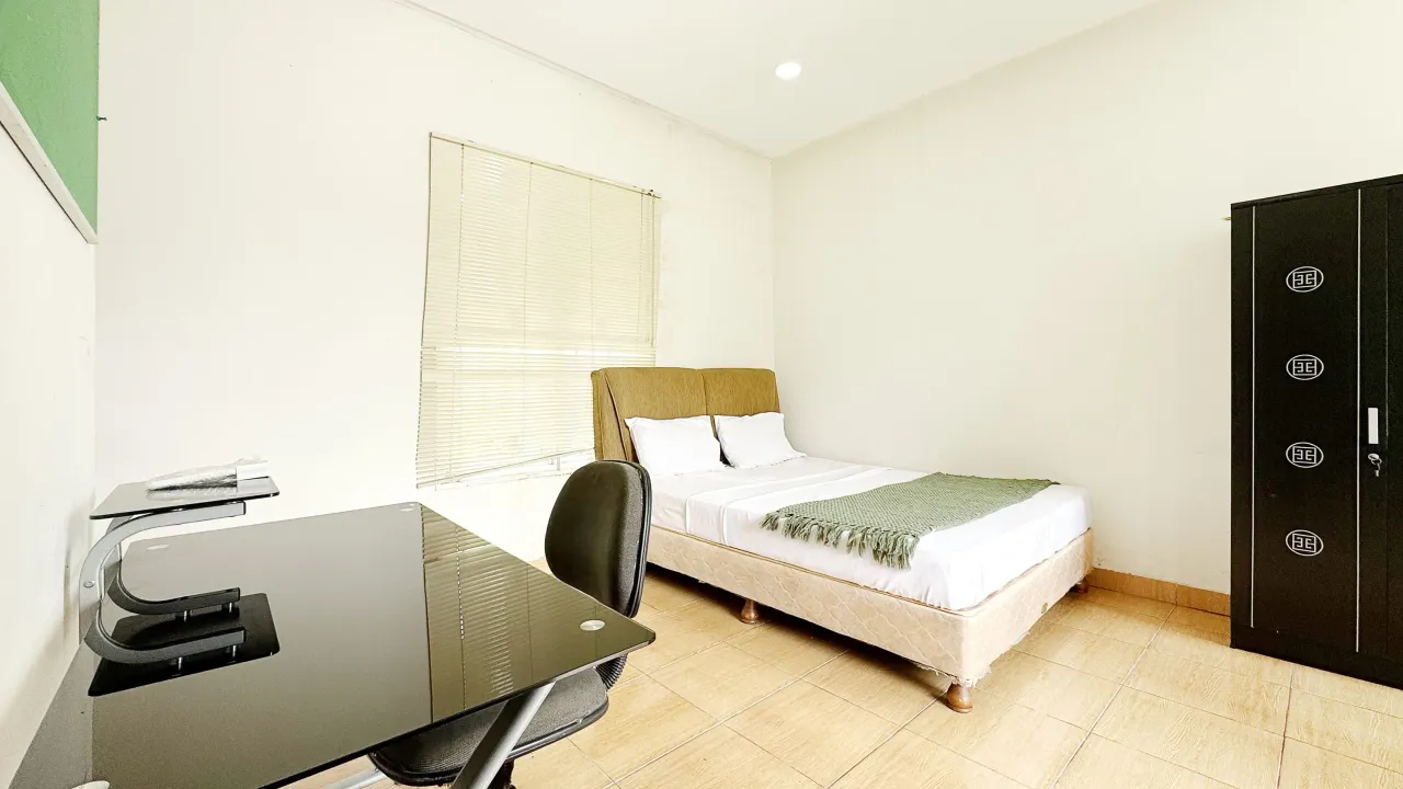 Adhikarya 23 Kost Juanda Depok Executive Queen A