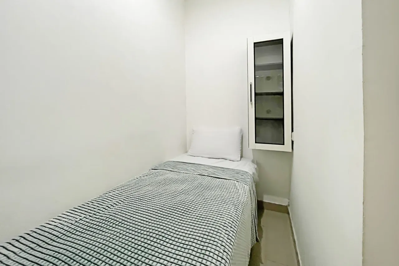Jerman Kost Depok Pocket Single A