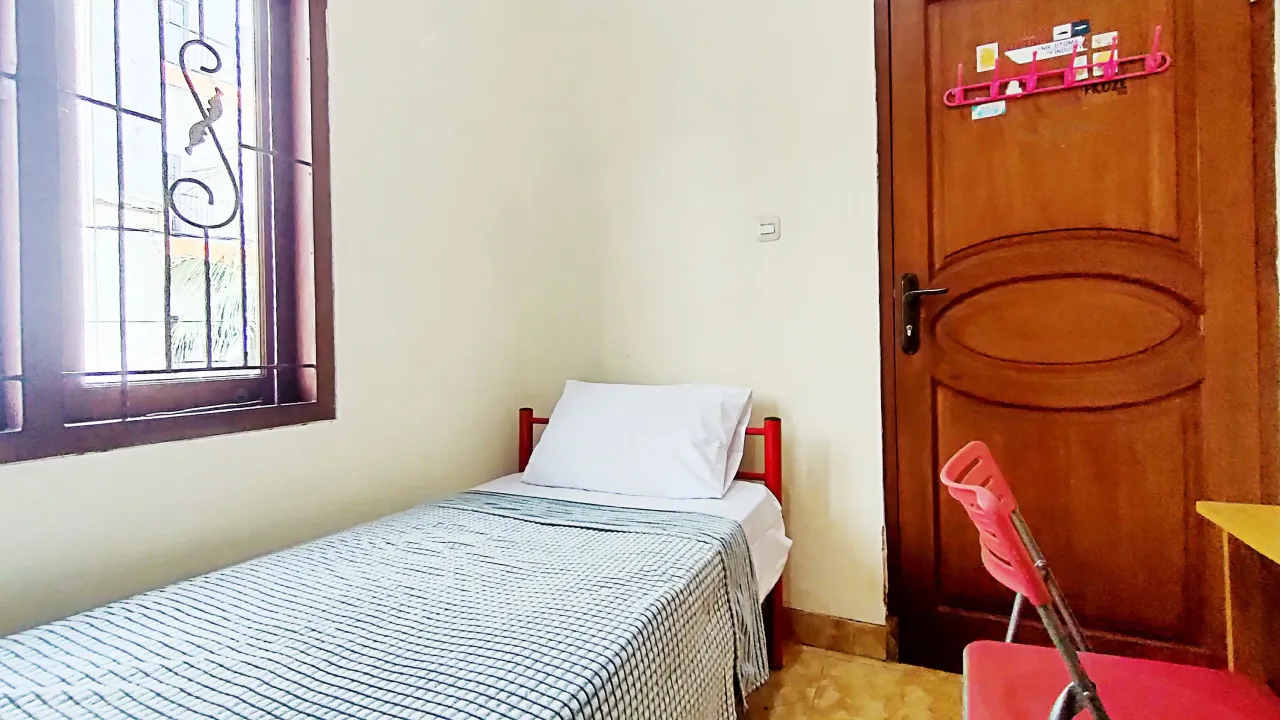 Dhameita Kost Beji Depok Pocket Single D