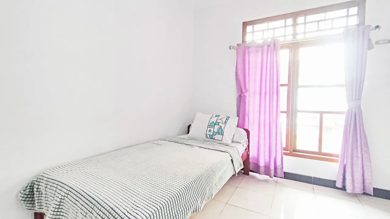 Wisma Violet Margonda Beji Depok Master Single A