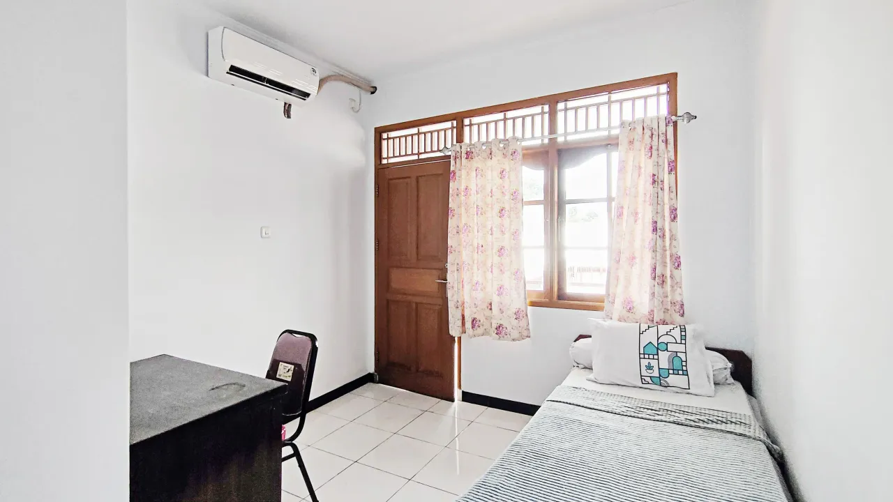Wisma Violet Margonda Beji Depok Superior Single D
