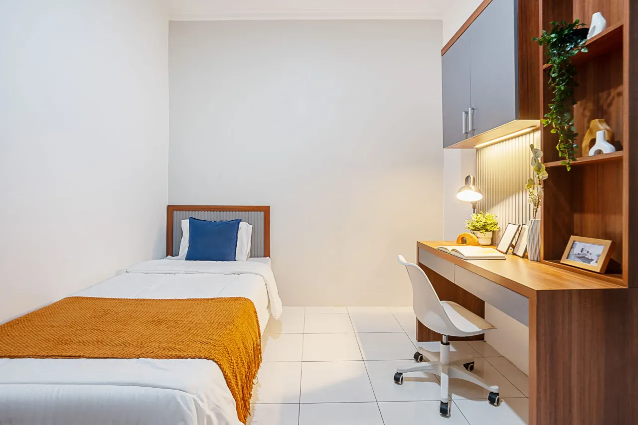 Violet Huis Depok Regular Single F