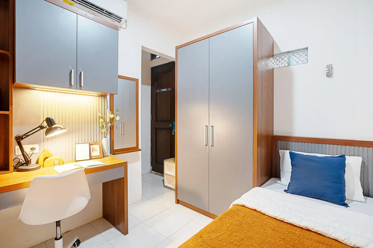 Violet Huis Depok Compact Single A
