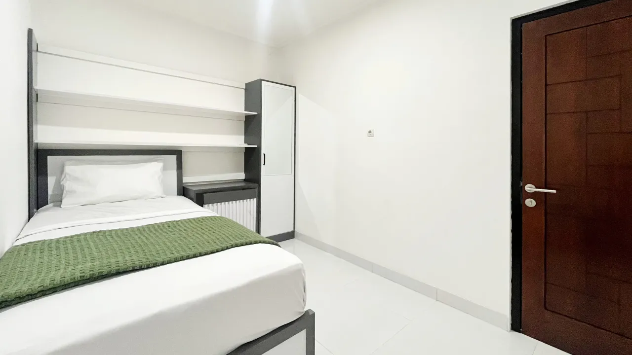 Denia 38 UI Depok Pocket Single A