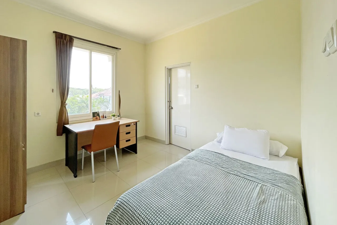 Manhattan Home Karawaci Regular Single
