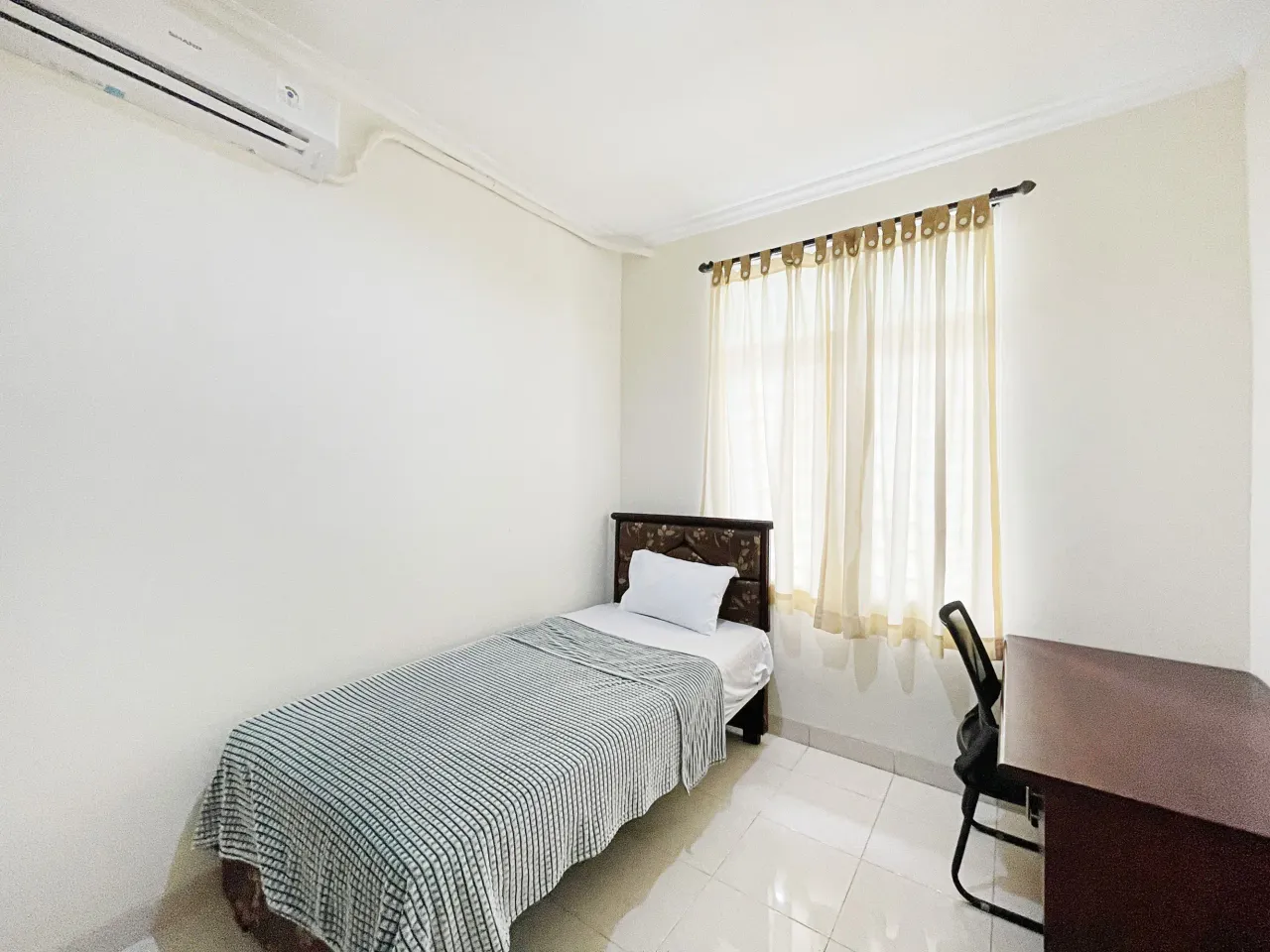 JT Kost Bromo Karawaci Compact Single B