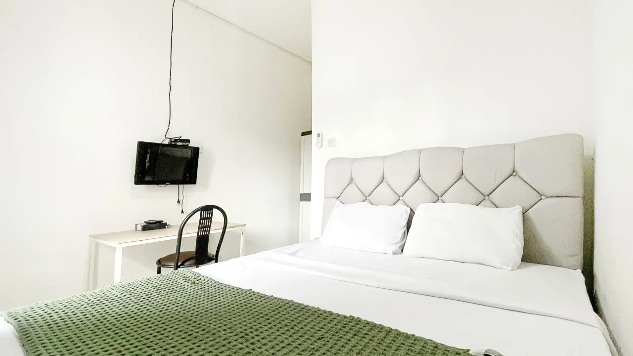 Banny Residence Complex Cikunir Galaxy Bekasi Selatan Regular Queen B