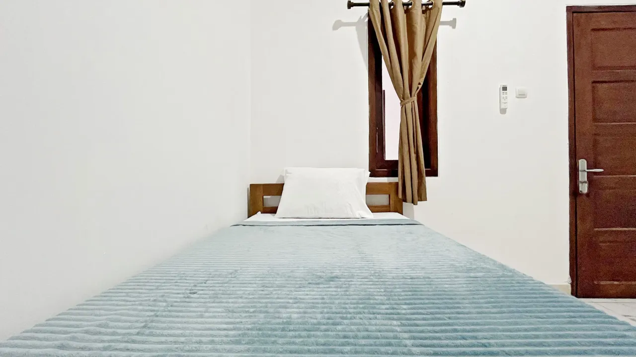 Rumah Biru Jatiwaringin Superior Single A