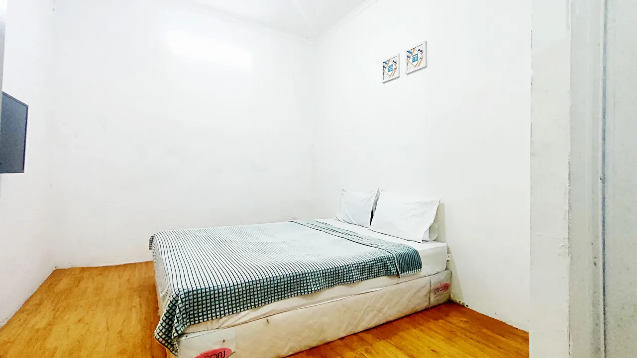 Algira Guest House Hegarmanah Bogor Superior Queen A