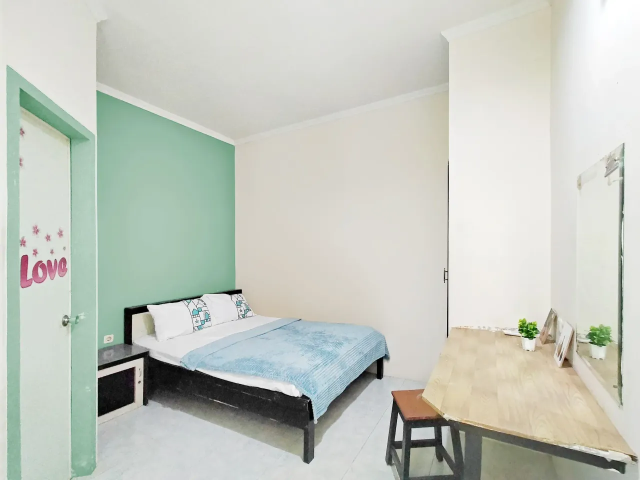 Tiga En 2 Majapahit Semarang Compact Double B