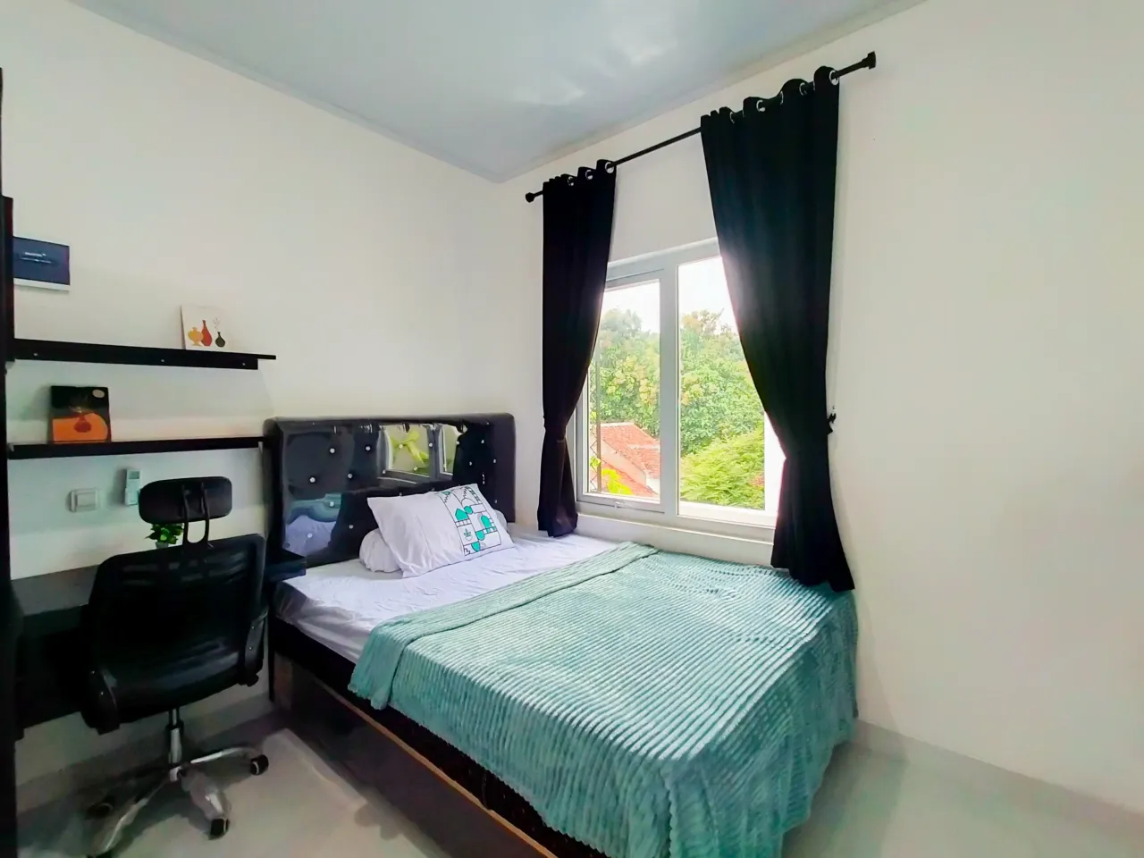 Rony White House Tembalang Semarang Regular Double A