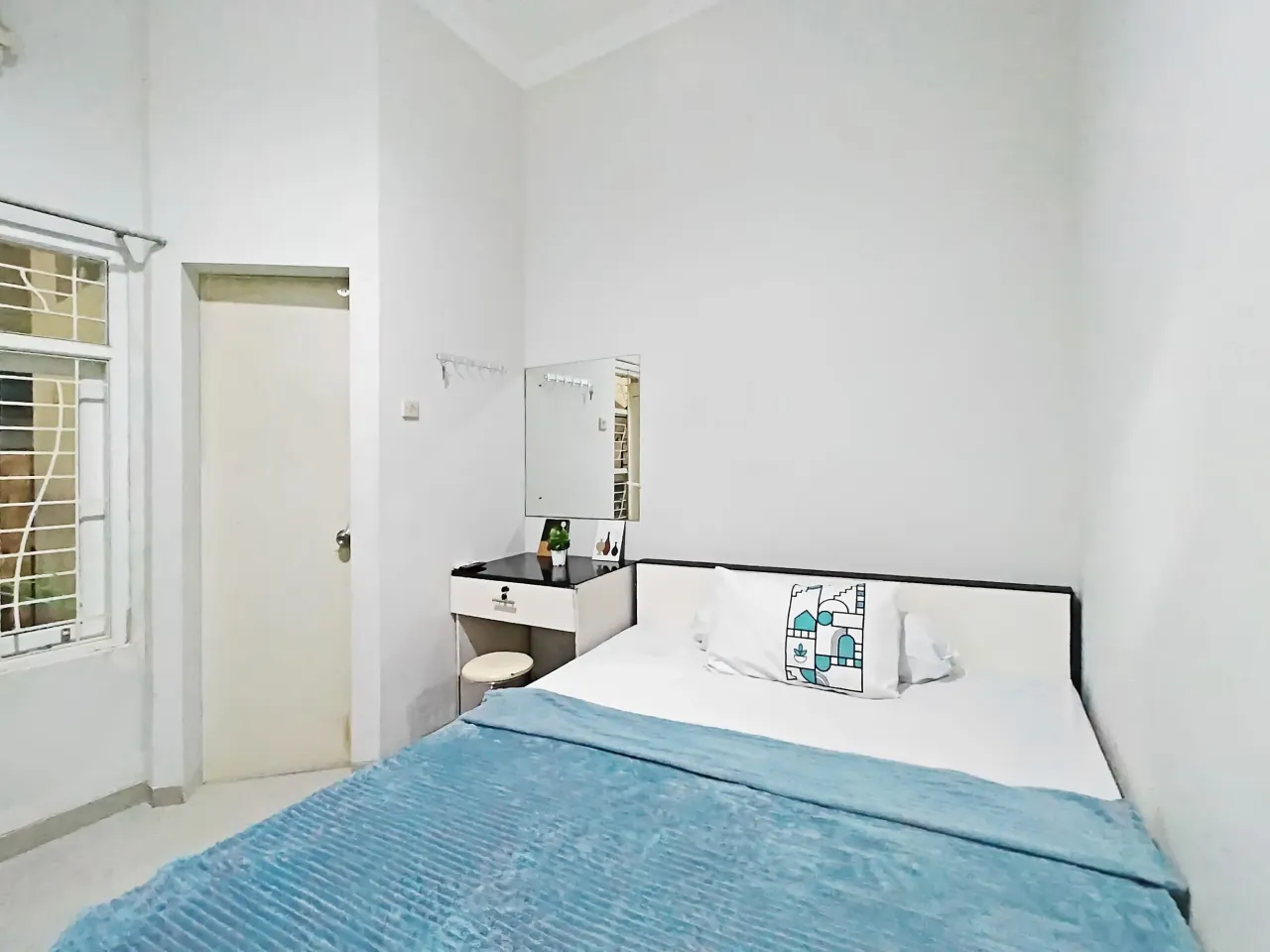 Tiga En 2 Majapahit Semarang Compact Queen A