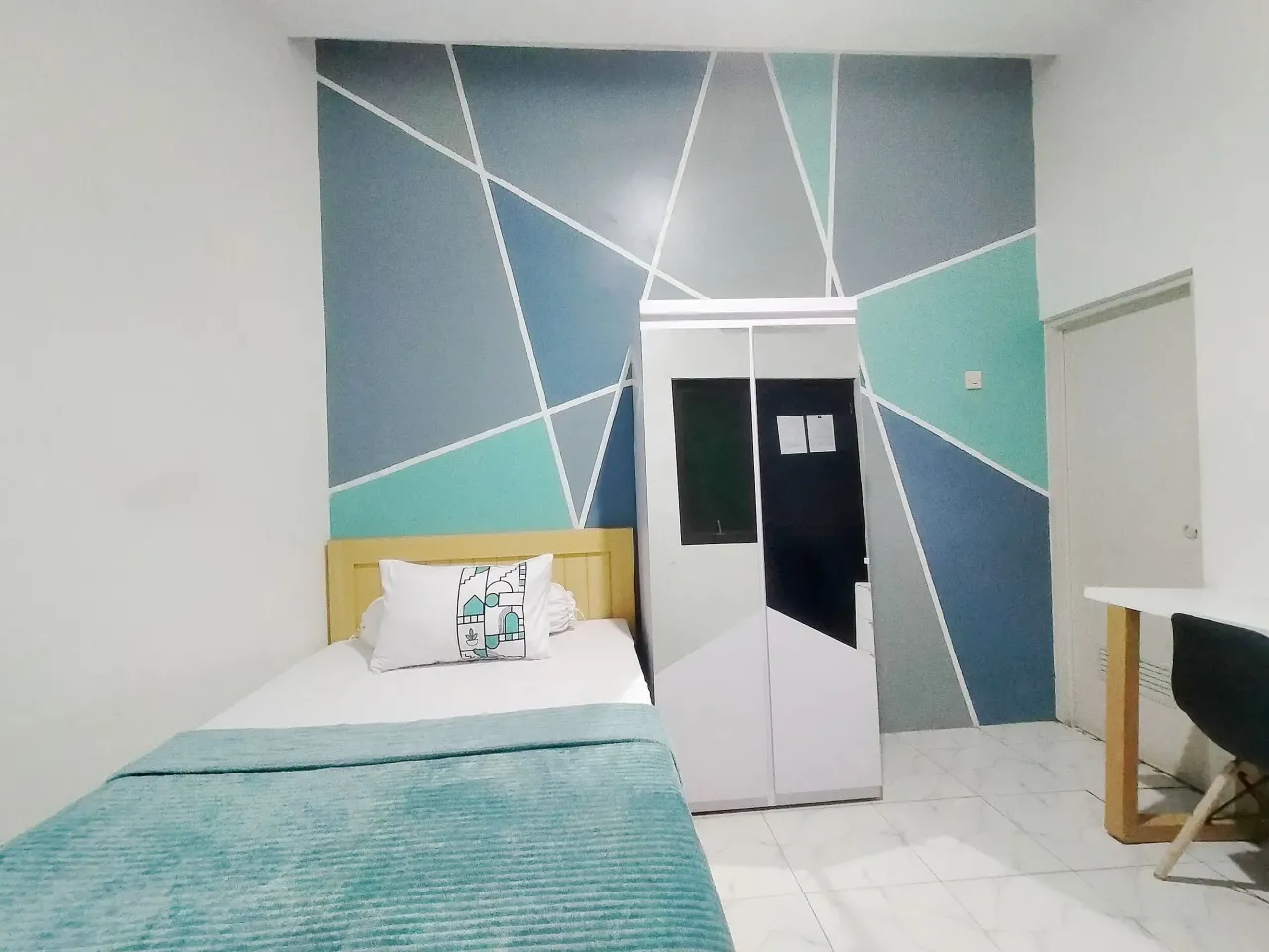 Putri Farahnia Tembalang Semarang Compact Single A