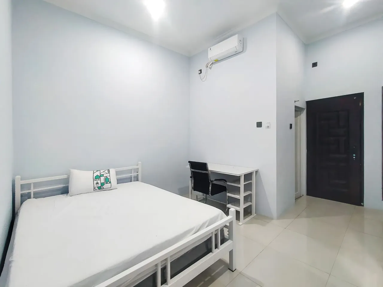 Bee Kost Tembalang Semarang Executive Queen A