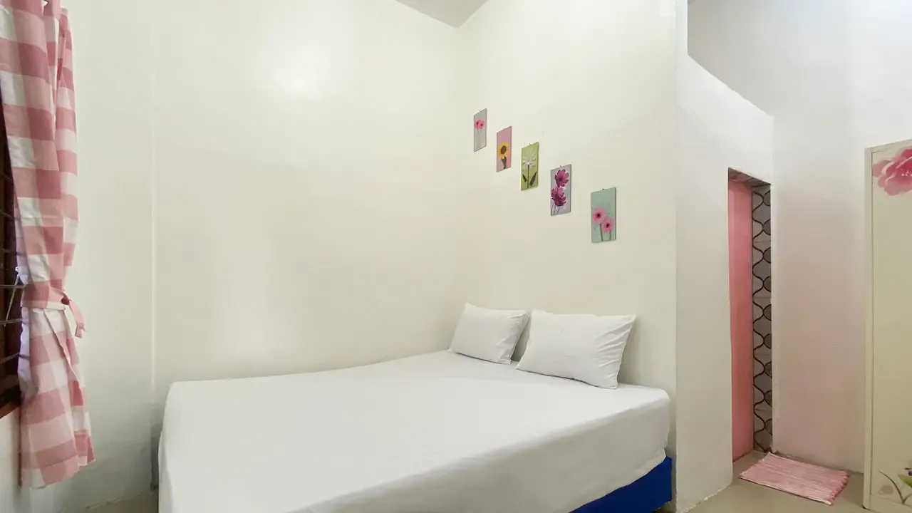 Kos de Puri Medan Compact King