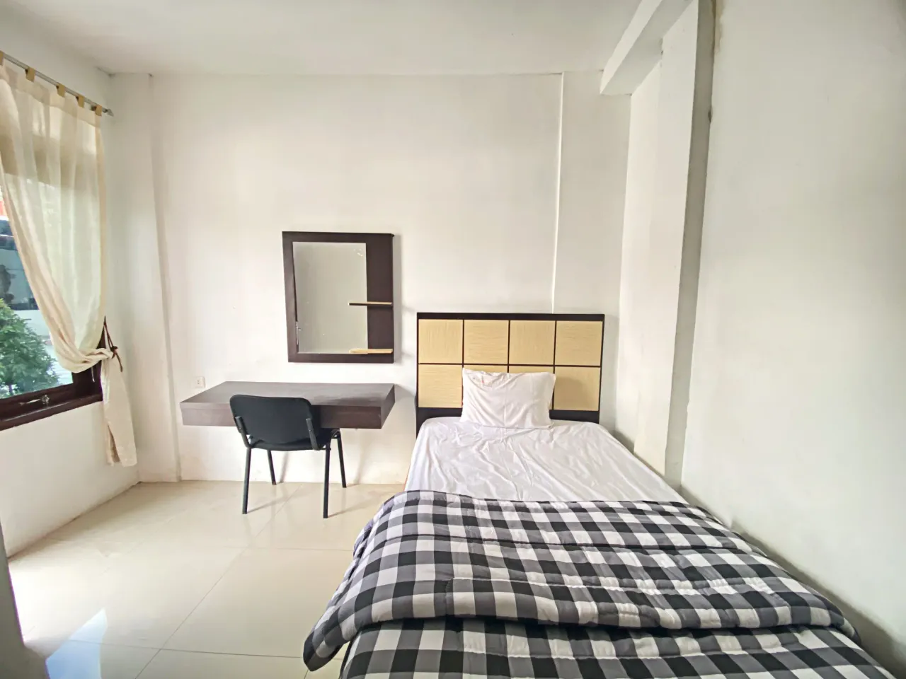 Rose House Medan Selayang Superior Single
