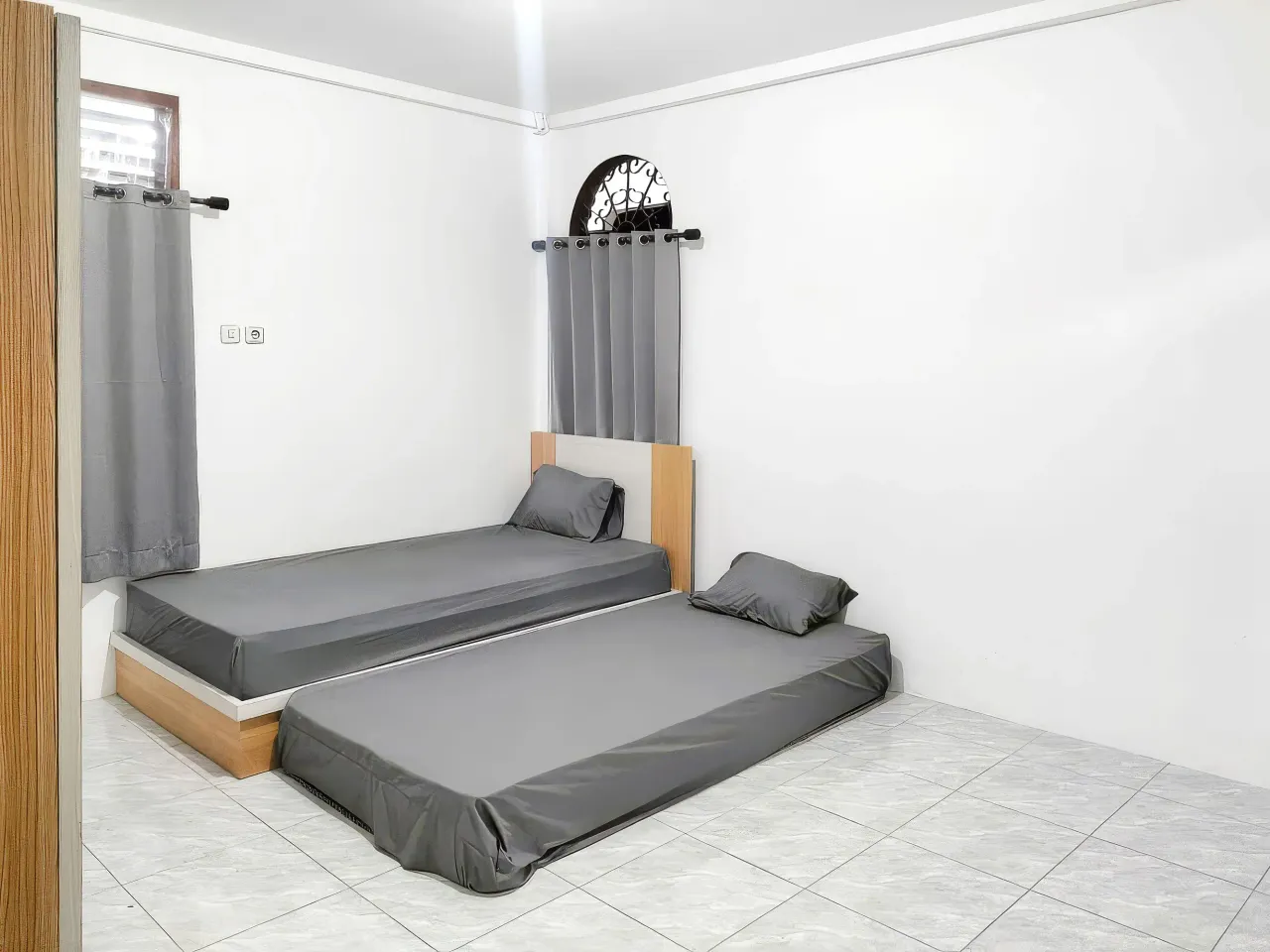 Ex Borneo Kost Ulak Karang Padang Executive Twin A