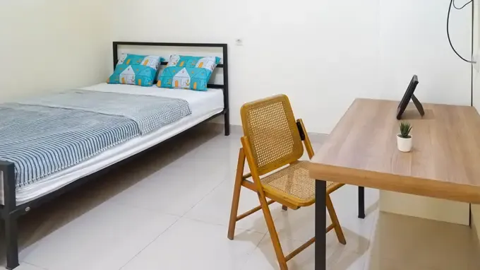 Kutisari Selatan 38A Siwalankerto Surabaya Superior Queen A - M