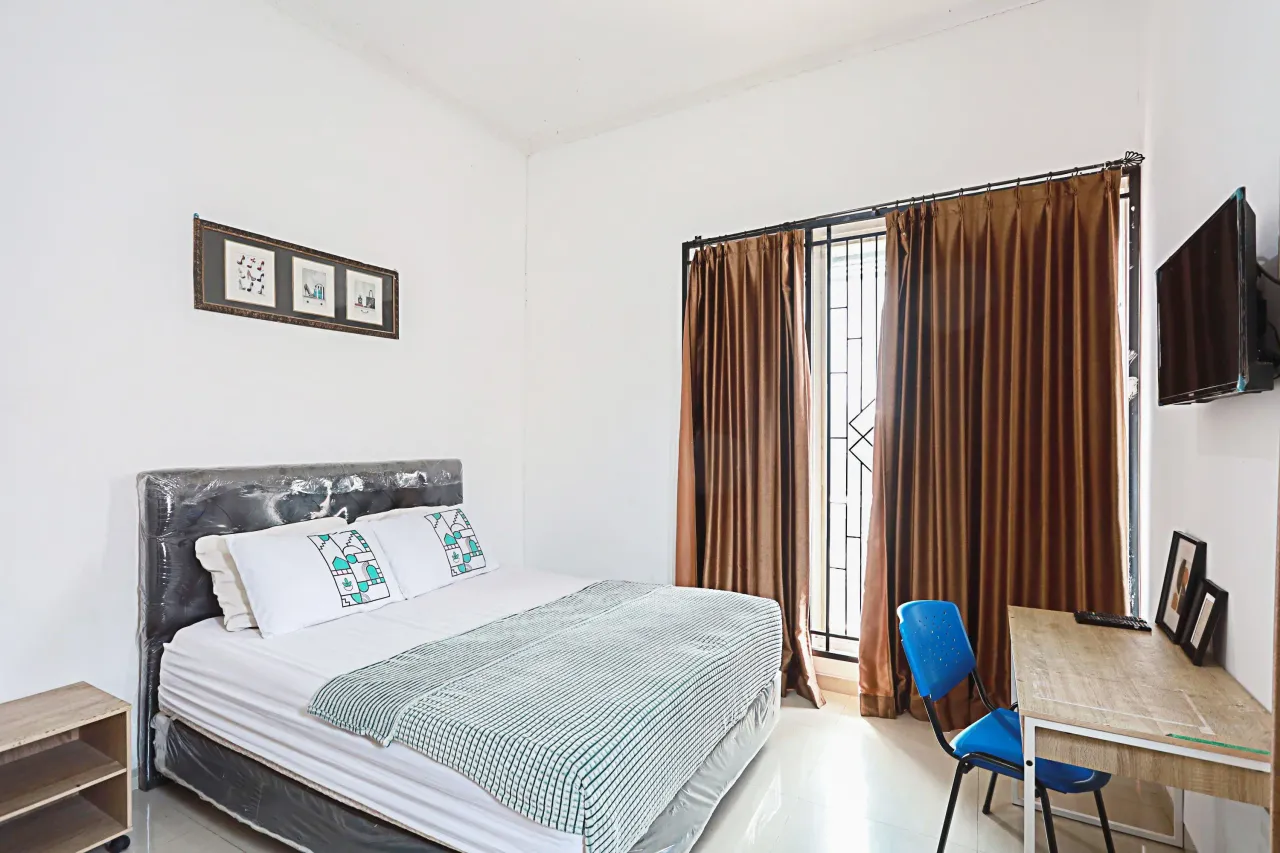 Riverside Residence Kupang Jaya Surabaya Executive Queen