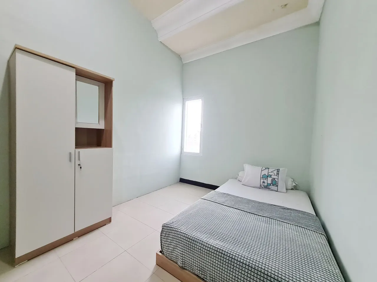 Icifa House Ngagel Surabaya Superior Single D