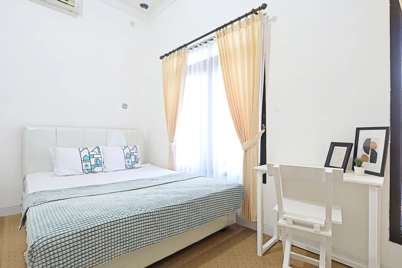 Samara House Ahmad Yani Surabaya Master Queen