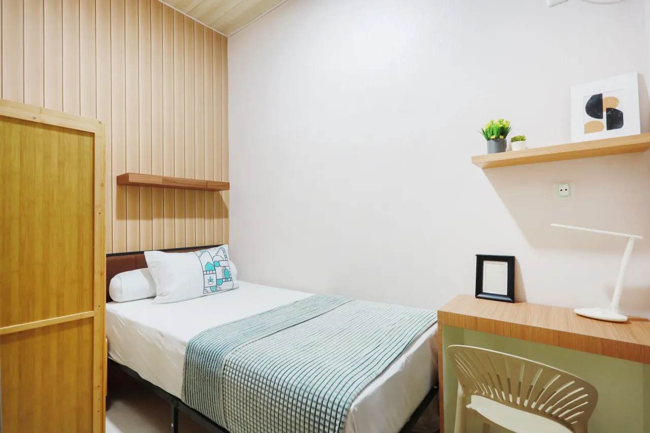 Ceko Petra House Siwalankerto Surabaya Pocket Single B