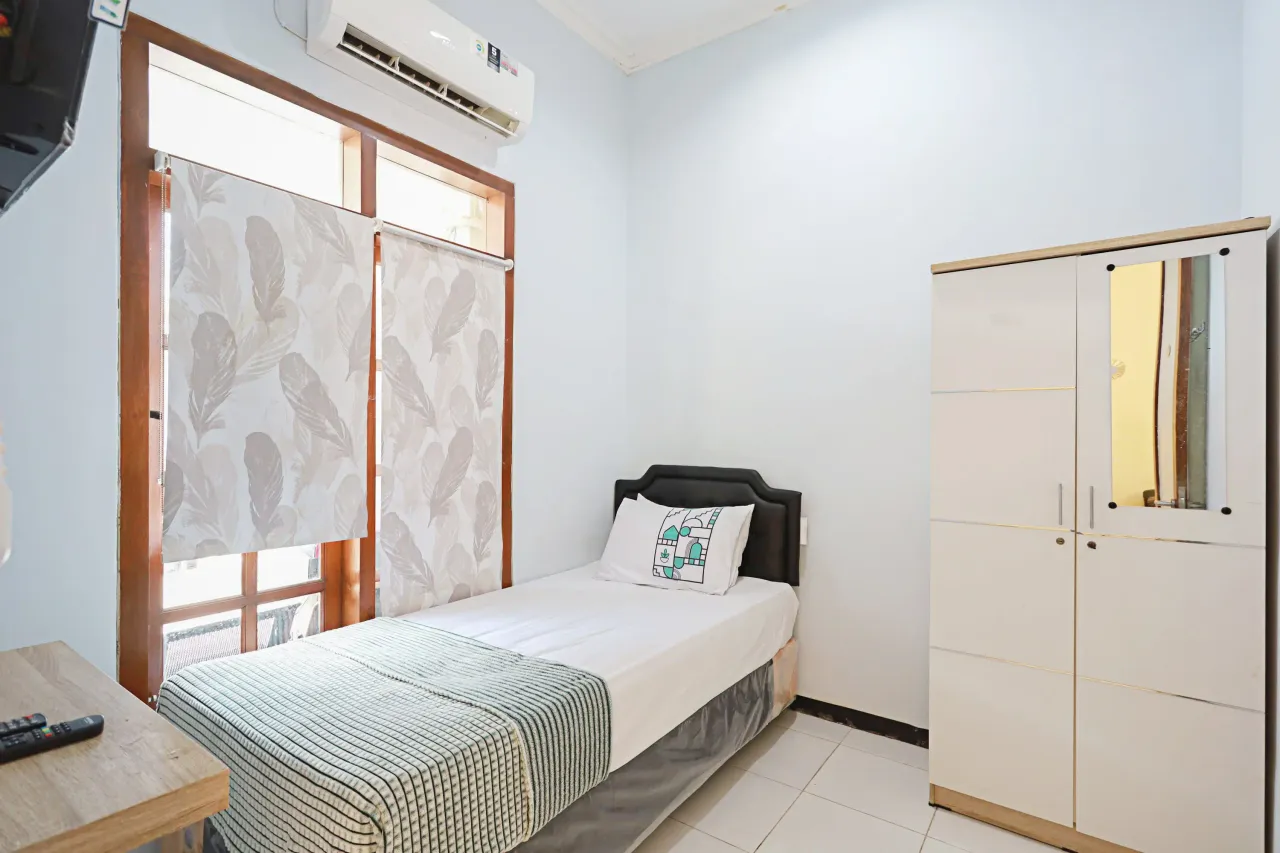 Margorejo House Wonocolo Surabaya Pocket Single B