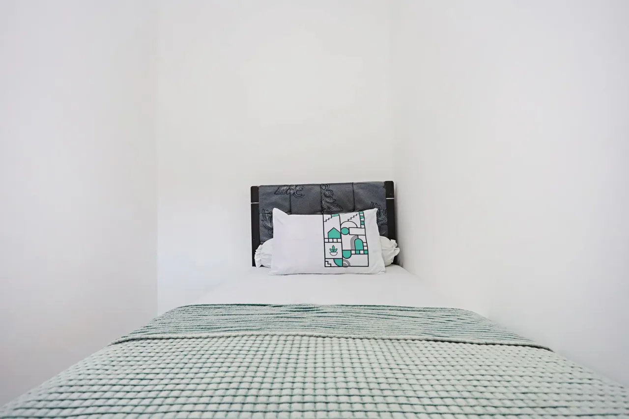 Putri Home AK1 Rungkut Surabaya Pocket Single