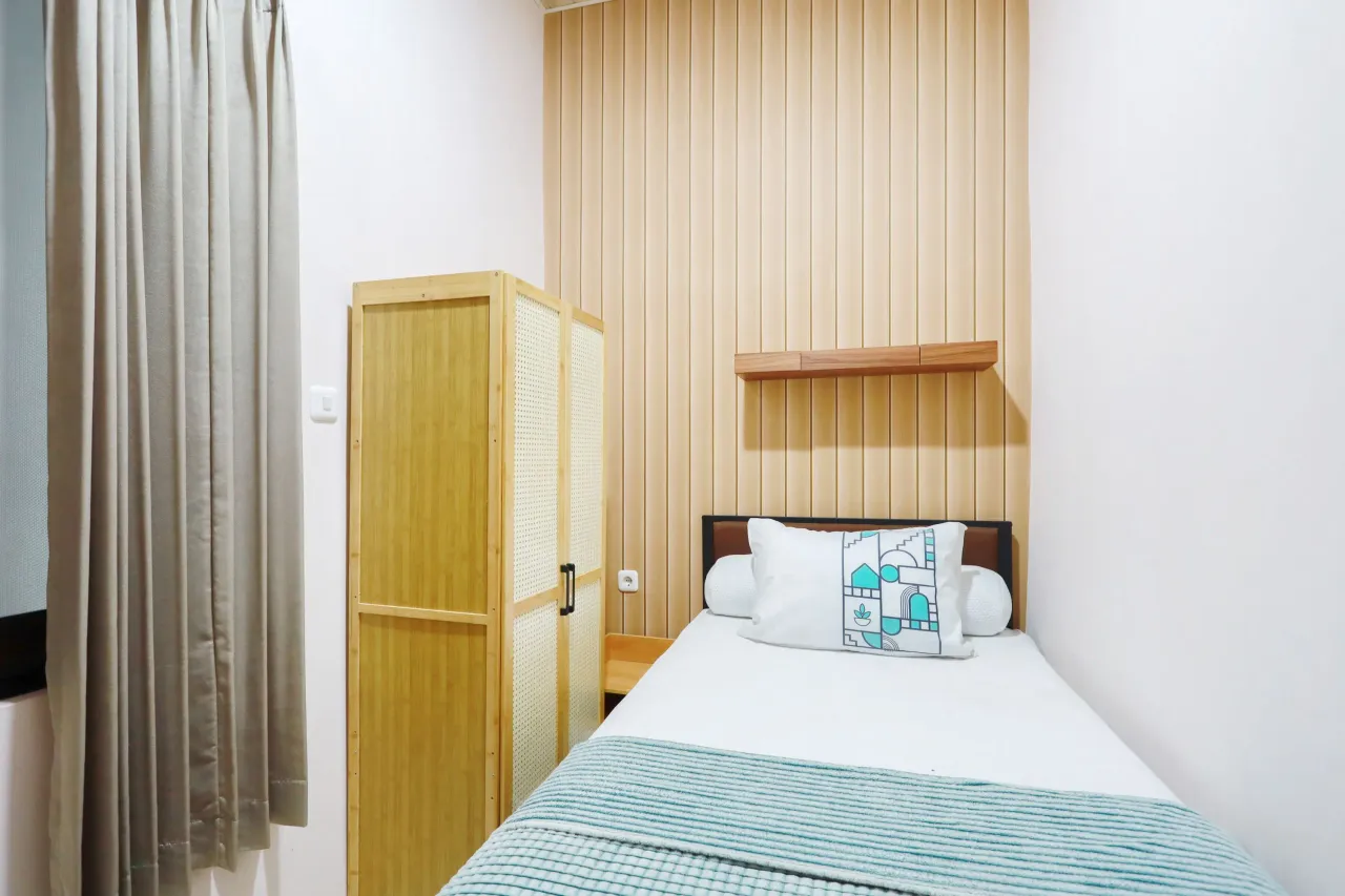 Ceko Petra House Siwalankerto Surabaya Pocket Single C