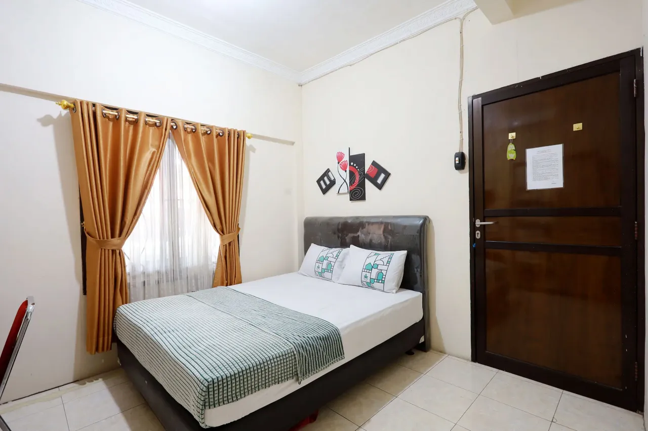 Yellow House Rungkut UPN Surabaya Superior queen