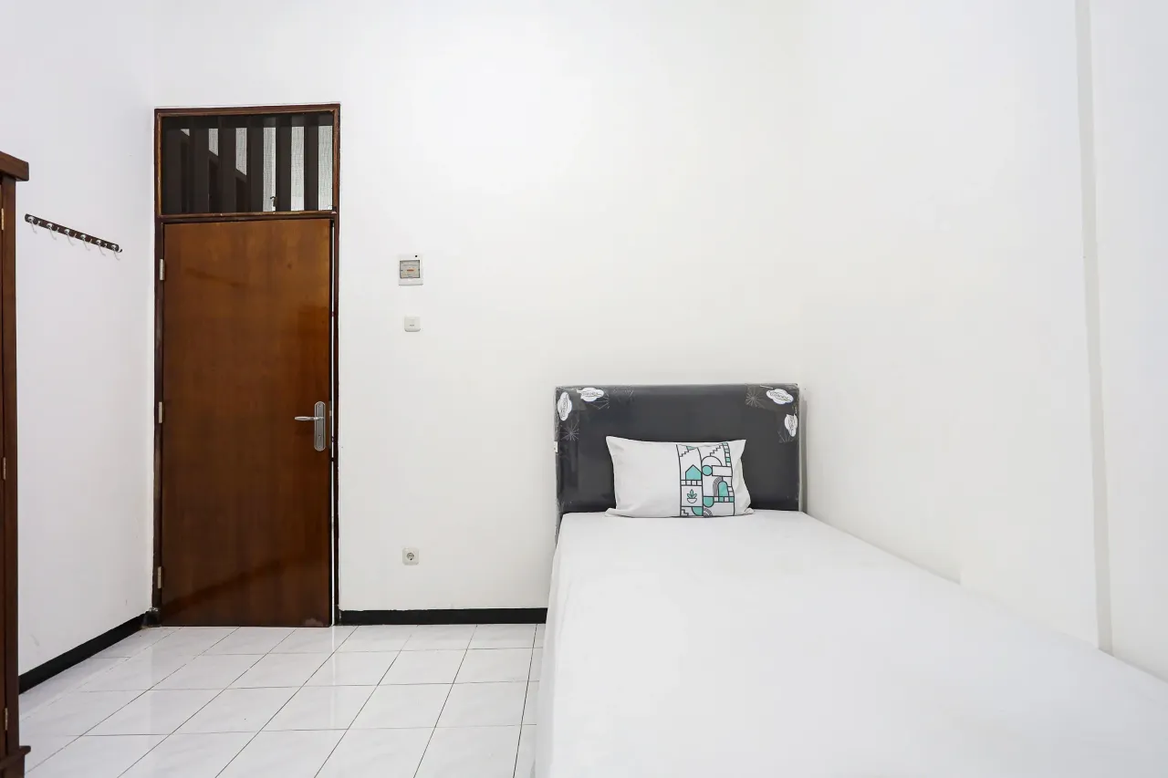 Mia Exclusive Kost Putra Tenggilis Mejoyo Surabaya Regular Full C
