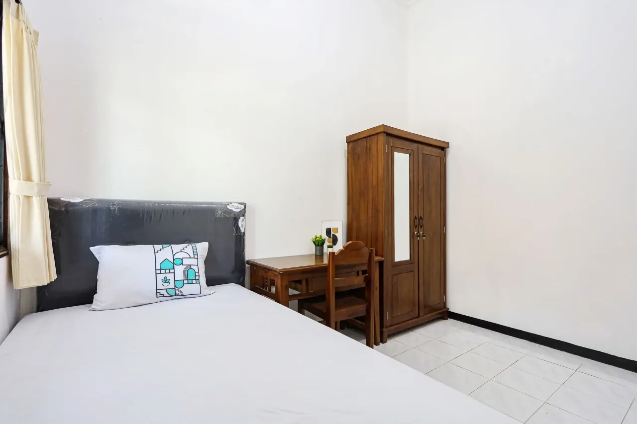 Mia Exclusive Kost Putra Tenggilis Mejoyo Surabaya Compact Full B