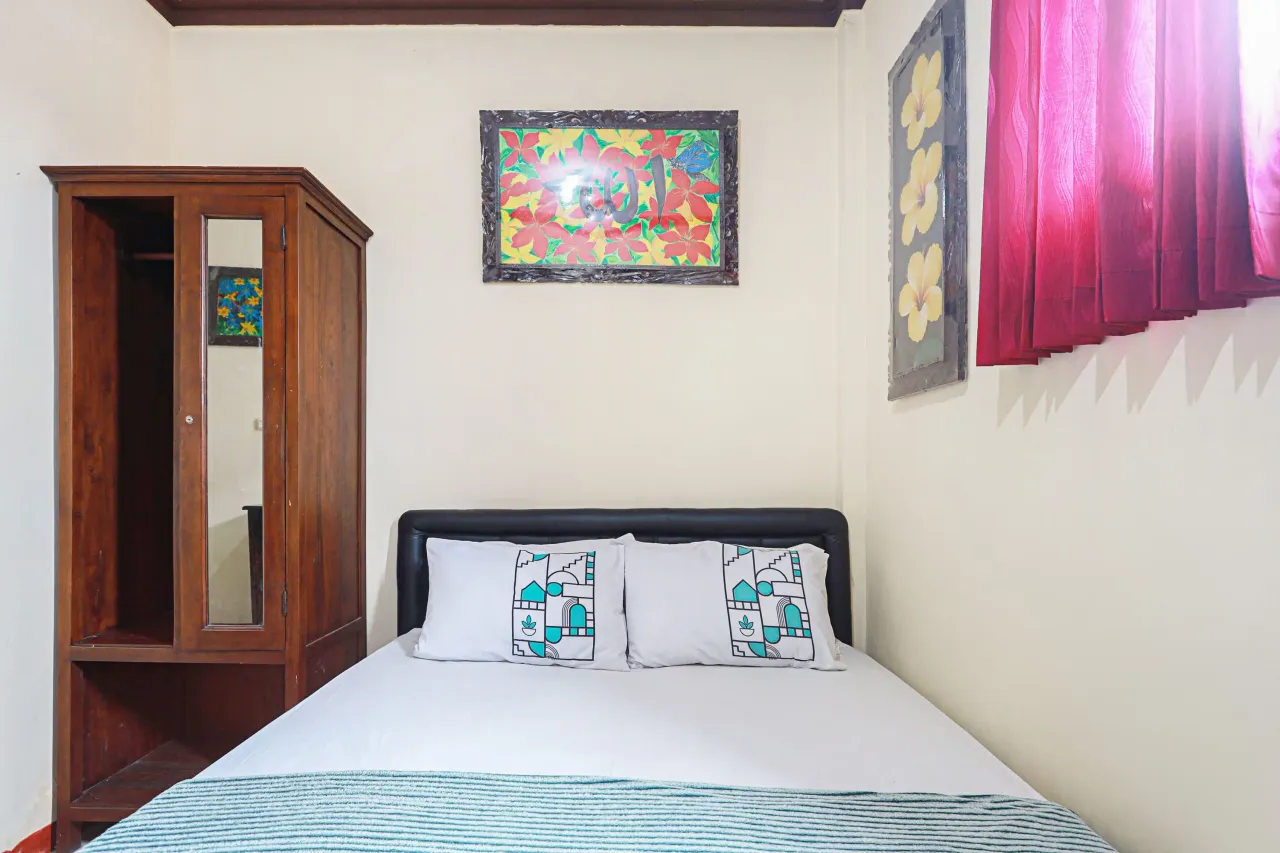 Vandhela Homestay Kebonsari Surabaya Regular Queen