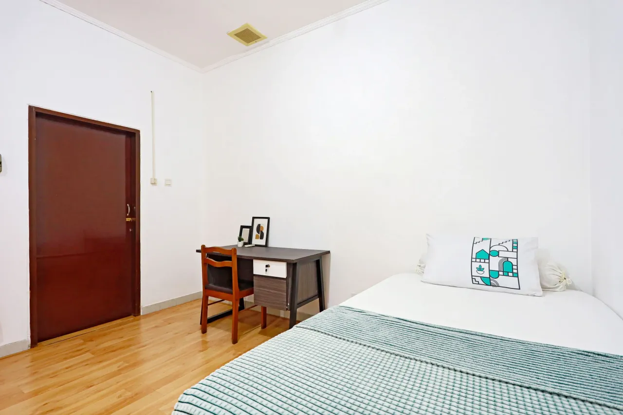 Imanuel House Simpang Darmo Surabaya Master Single