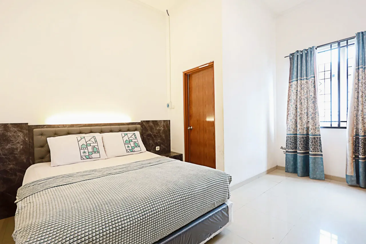 Riverside Residence Kupang Jaya Surabaya Superior Queen B